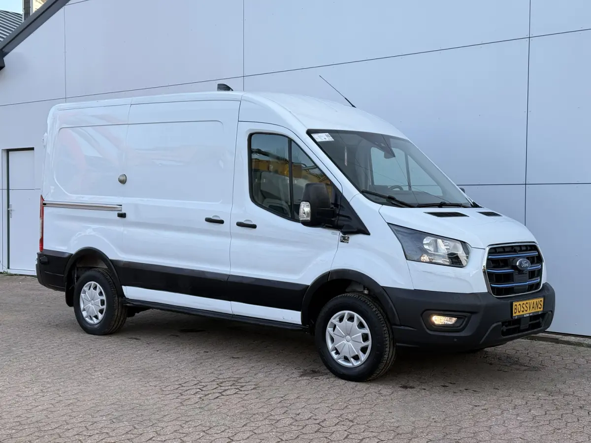 68kWh 184PK L2H2 317km WLTP 95,6% (SOH) BEV Snelladen 360° Camera Cruise control Climate control Carplay Navigatie Parkeersensoren