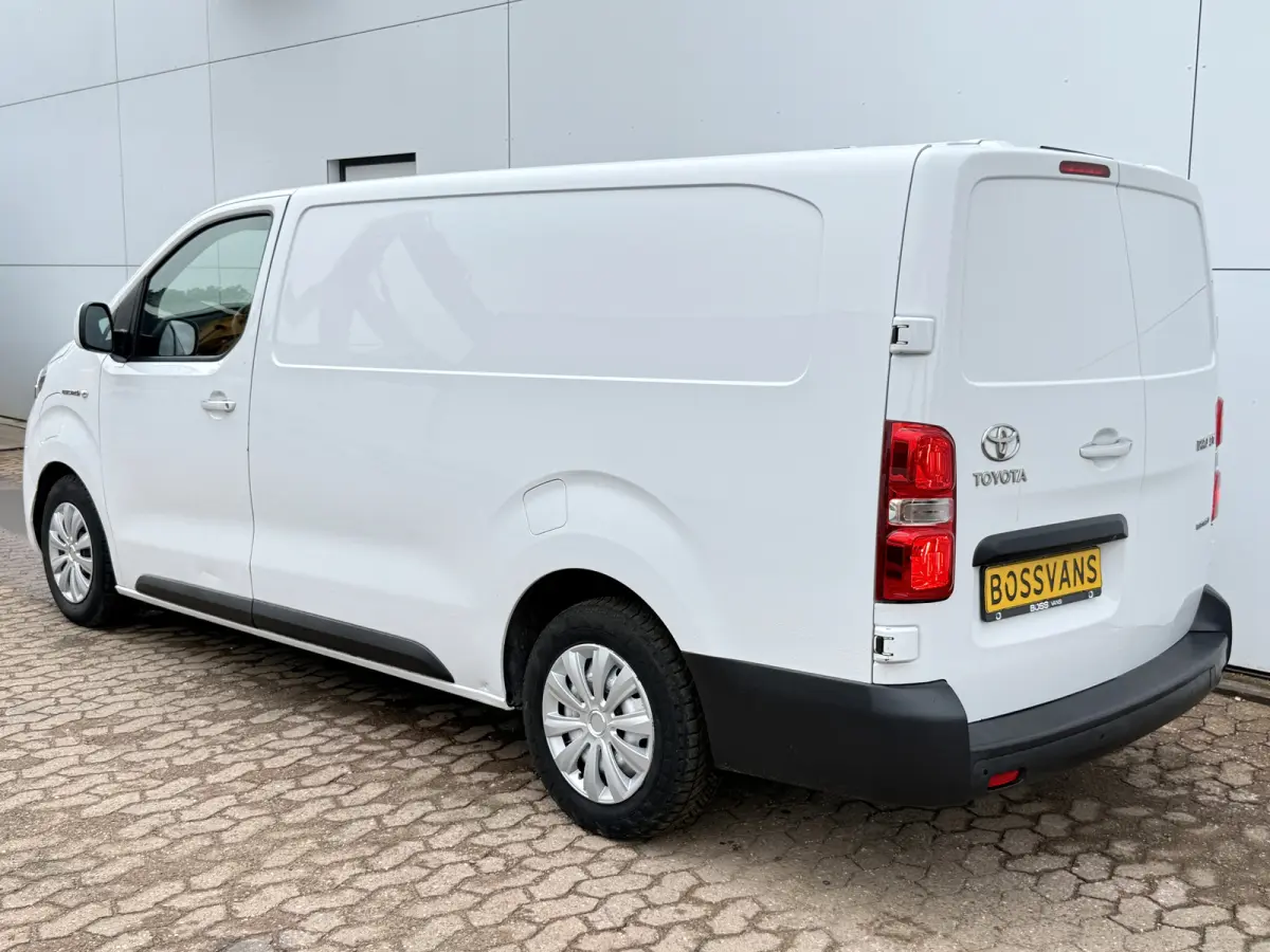 ProAce 75kWh 136PK