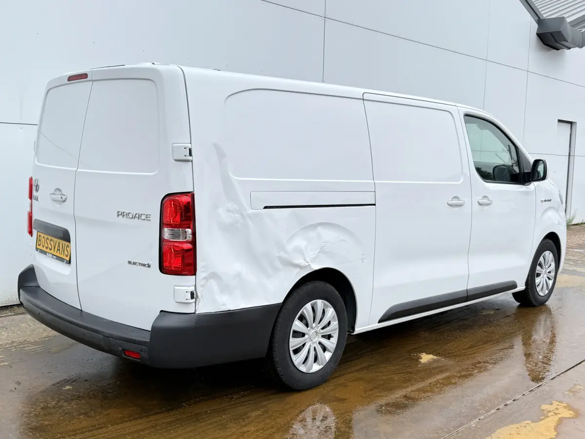 ProAce 75kWh 136PK