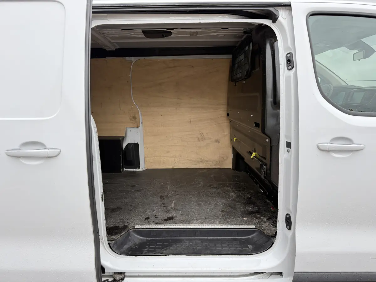 ProAce 75kWh 136PK