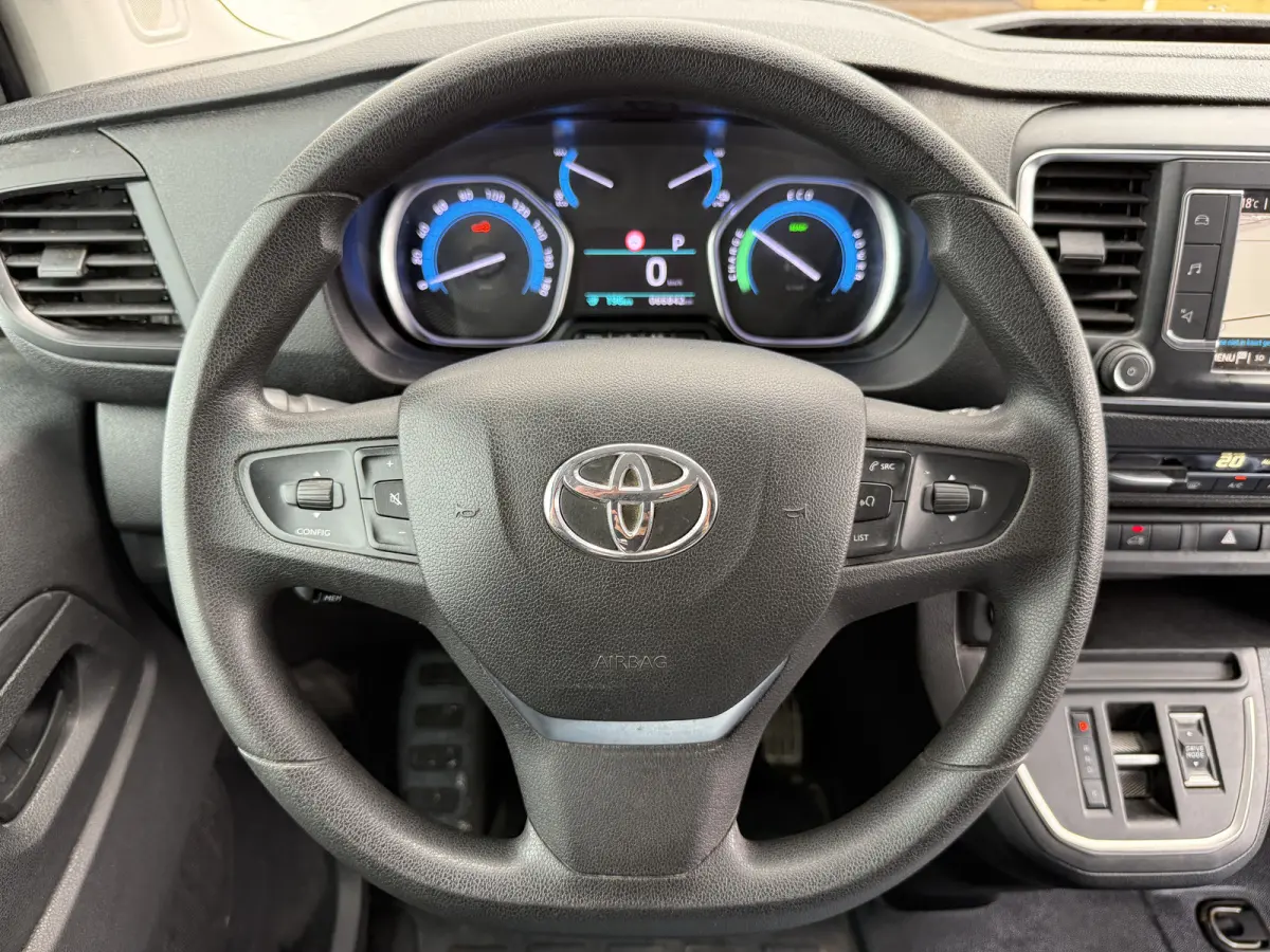 ProAce 75kWh 136PK