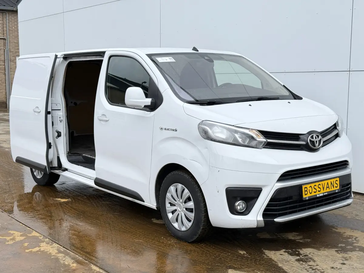 ProAce 75kWh 136PK
