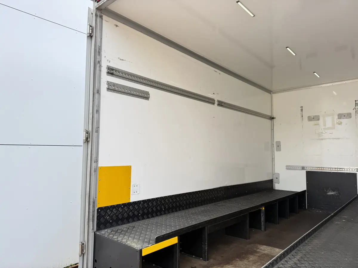 Plancher T35 2.3 DCI 150PK Automaat Bakwagen Airco Cruise Control Camera Foodtruck Meubelbak Paardenwagen
