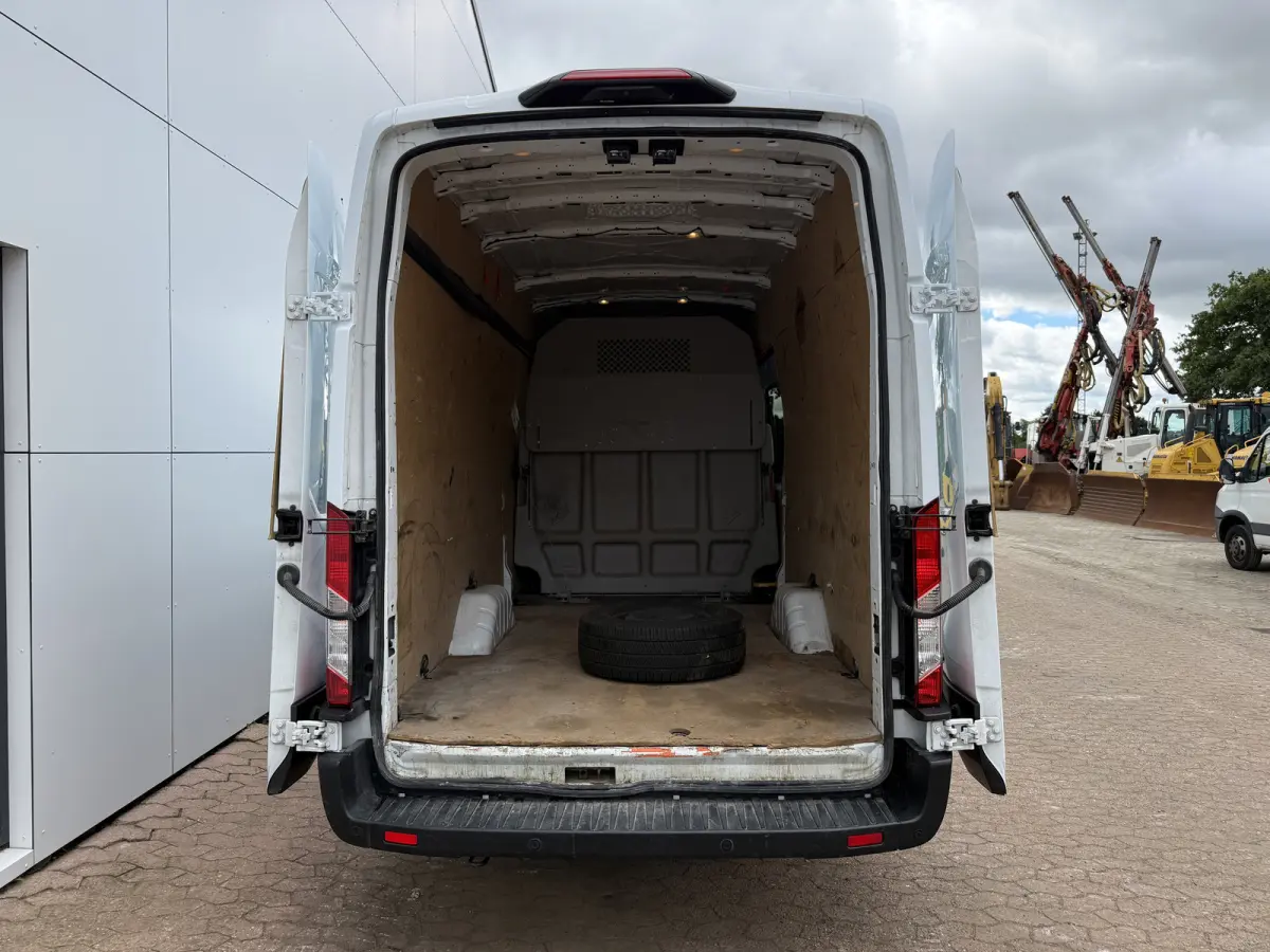 Transit DC 2.0 TDCI 170PK
