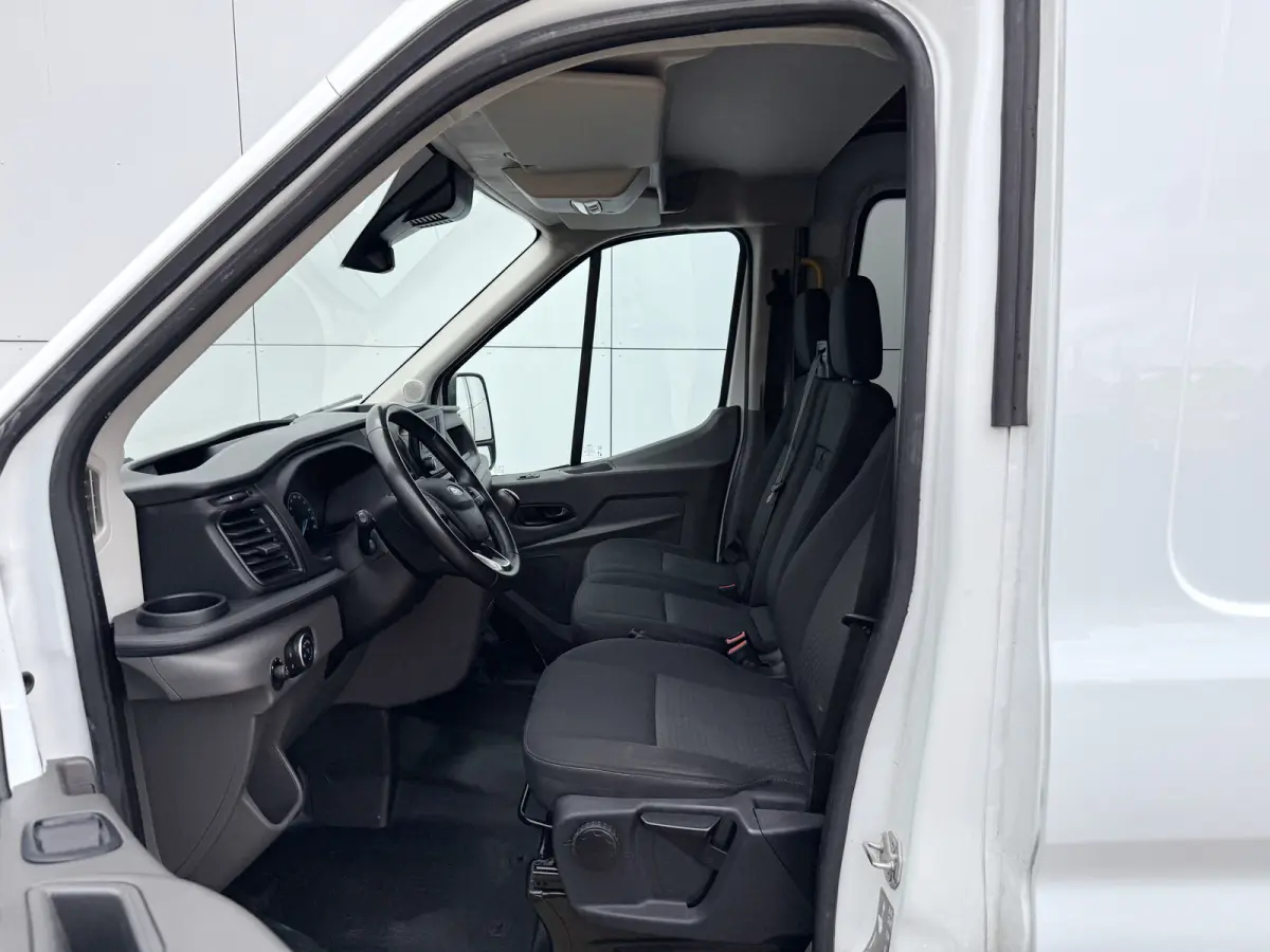 Transit DC 2.0 TDCI 170PK