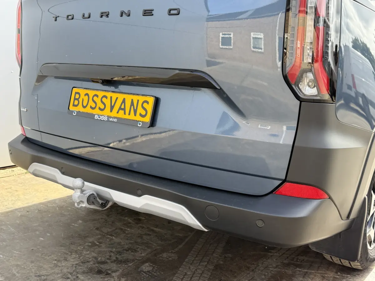 Tourneo Custom 233PK PHEV