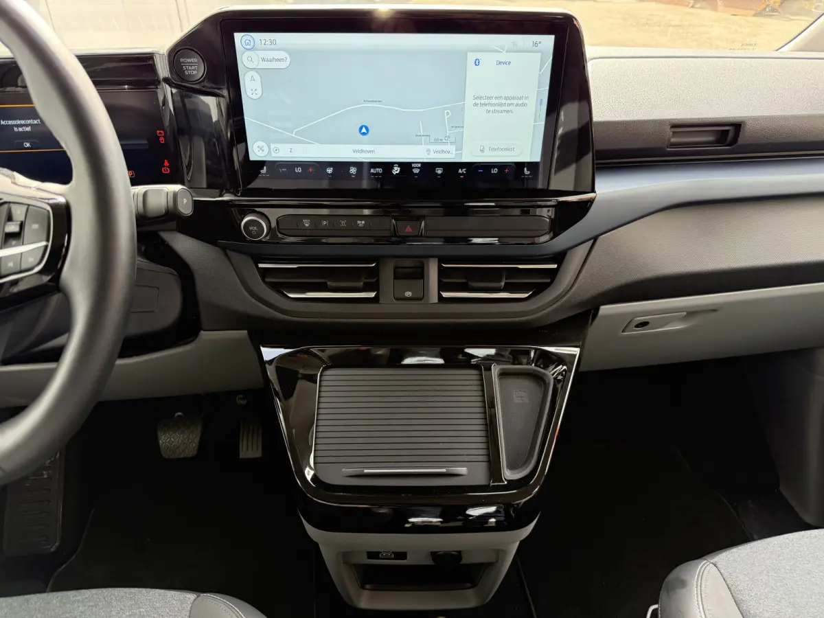 Tourneo Custom 233PK PHEV
