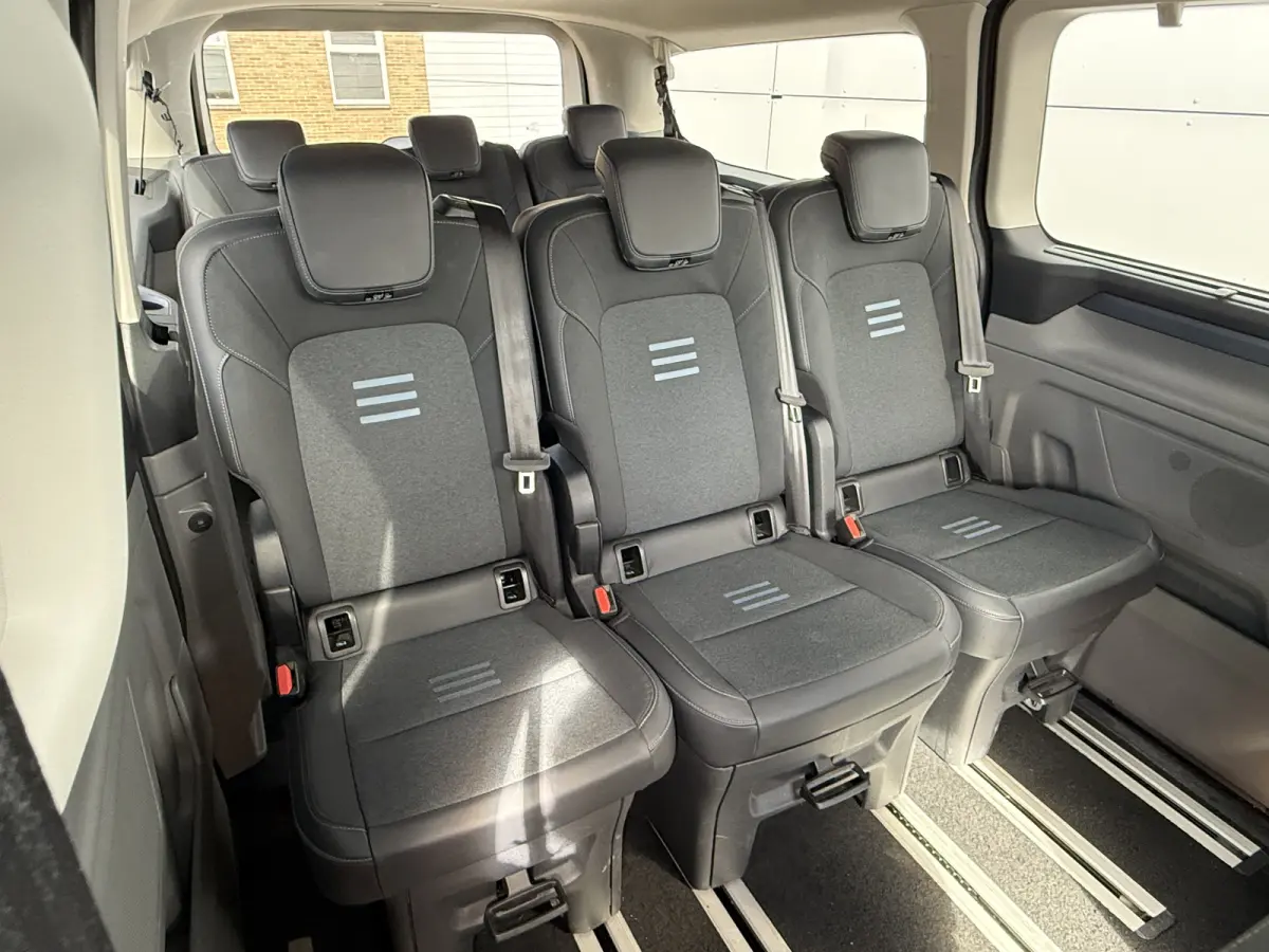 Tourneo Custom 233PK PHEV