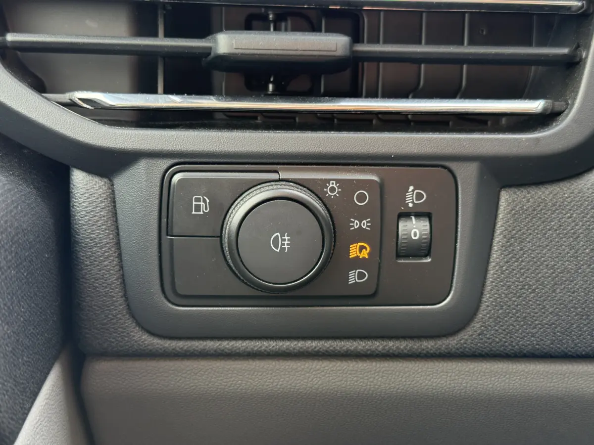 Tourneo Custom 233PK PHEV