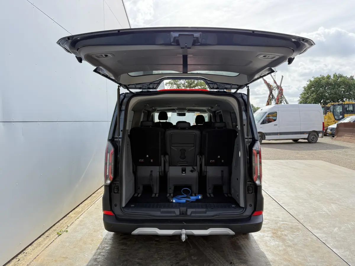 Tourneo Custom 233PK PHEV