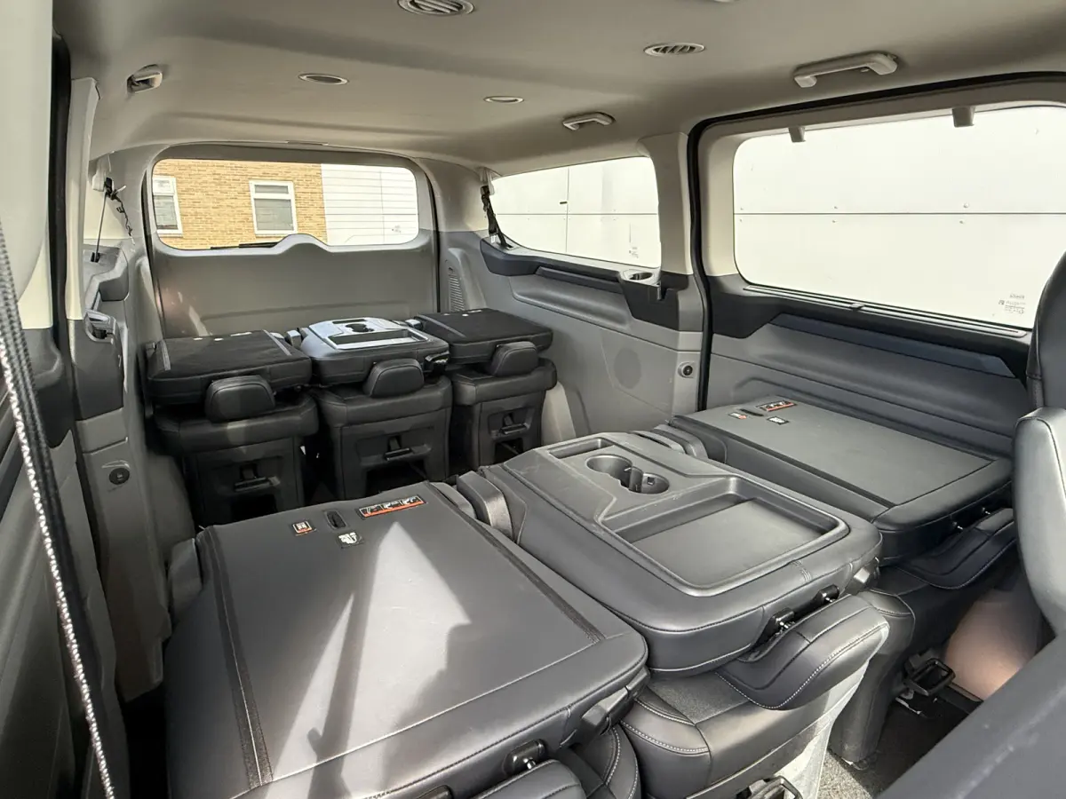 Tourneo Custom 233PK PHEV