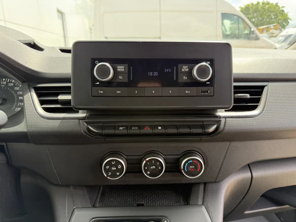 1.3 130PK **Benzine** L1H1 LED Airco Carkit Bluetooth