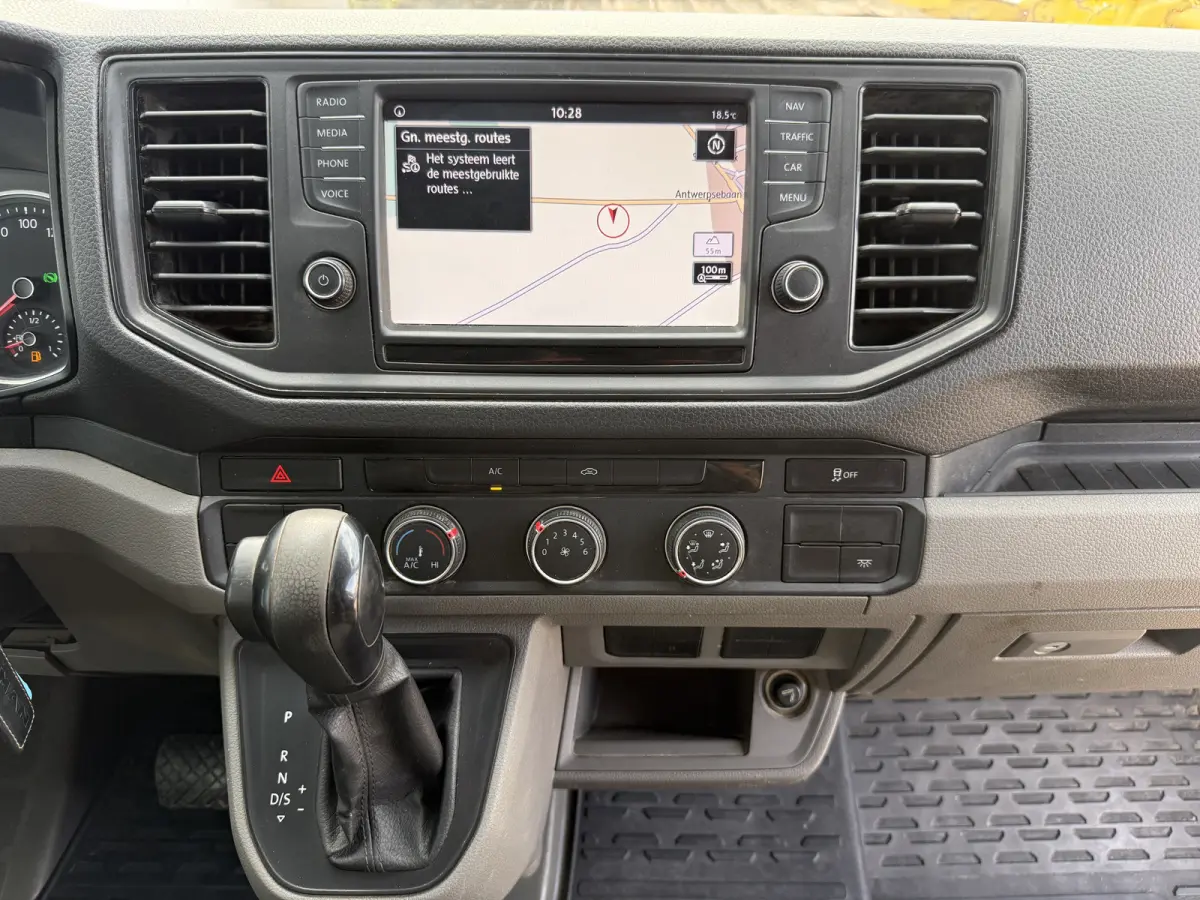 3.140 2.0 TDI Automaat Open Laadbak Kist Dubbele cabine 6-persoons Airco Trekhaak Navigatie Carplay Pritische Pickup Open Box