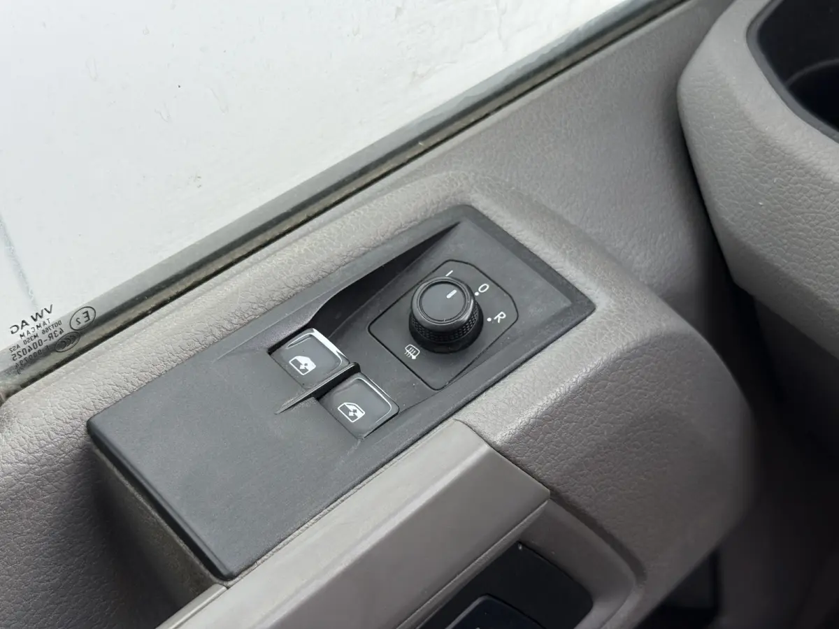 3.140 2.0 TDI Automaat Open Laadbak Kist Dubbele cabine 6-persoons Airco Trekhaak Navigatie Carplay Pritische Pickup Open Box