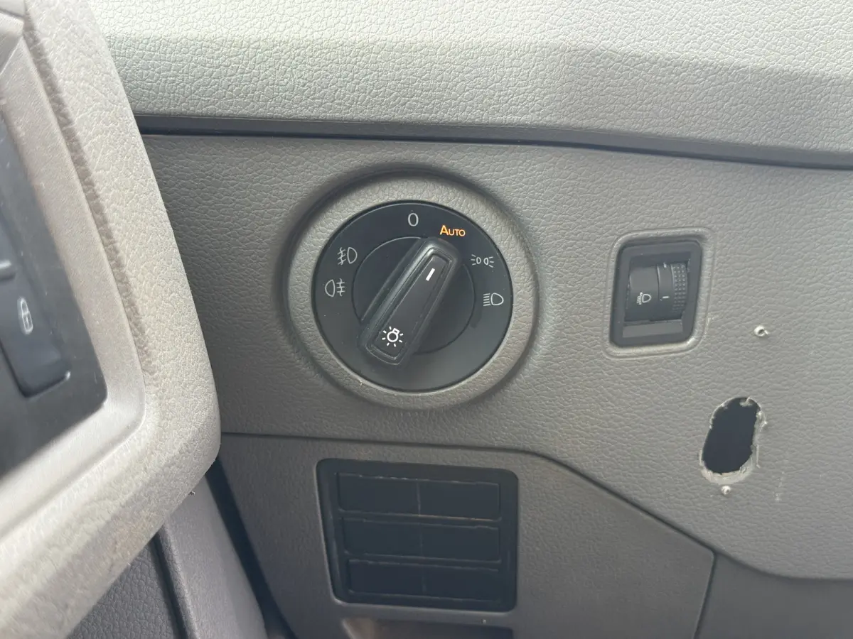 3.140 2.0 TDI Automaat Open Laadbak Kist Dubbele cabine 6-persoons Airco Trekhaak Navigatie Carplay Pritische Pickup Open Box