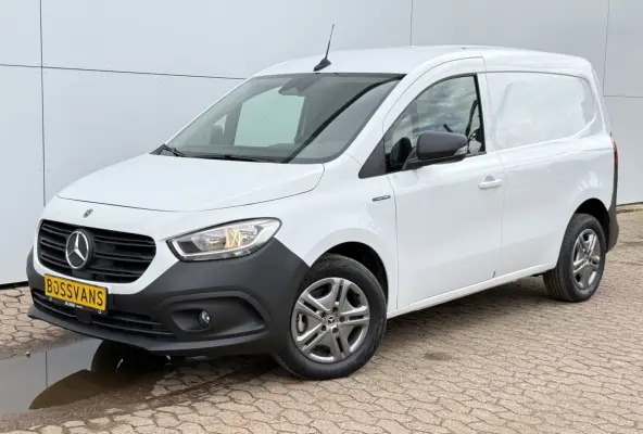 Pro 51kWh 122PK Elektrisch 300km WLTP 75KW Snelladen Climate Control THERMOTRONIC Control Carplay Camera Parkeersensoren Achter