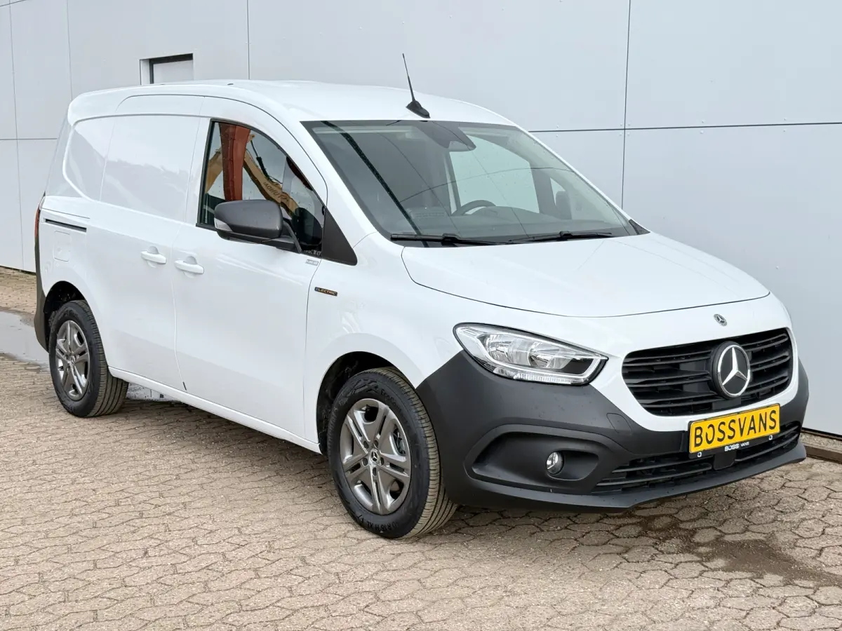 Pro 51kWh 122PK Elektrisch 300km WLTP 75KW Snelladen Climate Control THERMOTRONIC Control Carplay Camera Parkeersensoren Achter