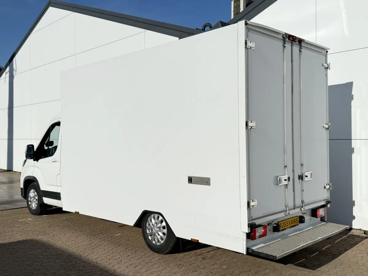 Plancher 65kWh Elektrisch 172km WLTP Bakwagen Lowliner LED Airco Adaptieve Cruise Camera Carplay Parkeersensoren Foodtruck Meubelbak Paardenwagen