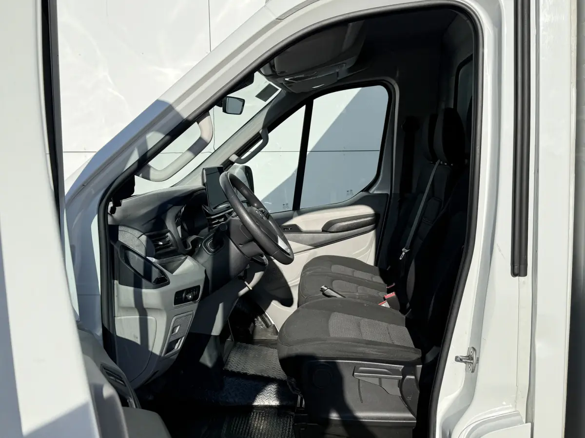Plancher 65kWh Elektrisch 172km WLTP Bakwagen Lowliner LED Airco Adaptieve Cruise Camera Carplay Parkeersensoren Foodtruck Meubelbak Paardenwagen