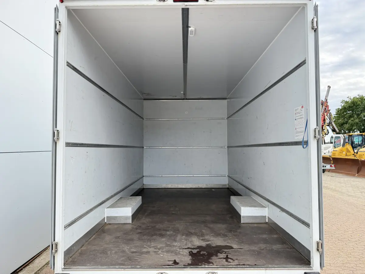 Plancher 65kWh Elektrisch 172km WLTP Bakwagen Lowliner LED Airco Adaptieve Cruise Camera Carplay Parkeersensoren Foodtruck Meubelbak Paardenwagen