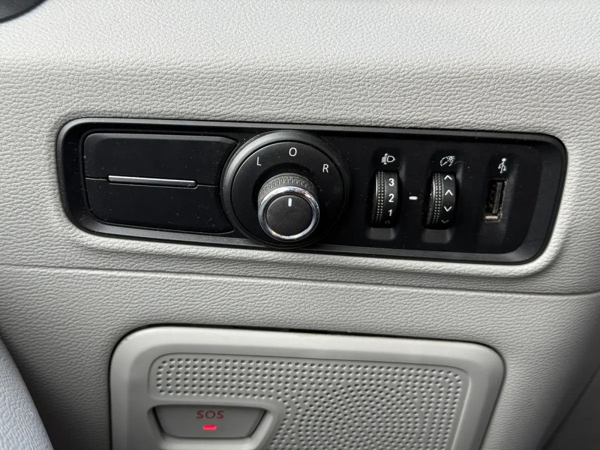 Plancher 65kWh Elektrisch 172km WLTP Bakwagen Lowliner LED Airco Adaptieve Cruise Camera Carplay Parkeersensoren Foodtruck Meubelbak Paardenwagen
