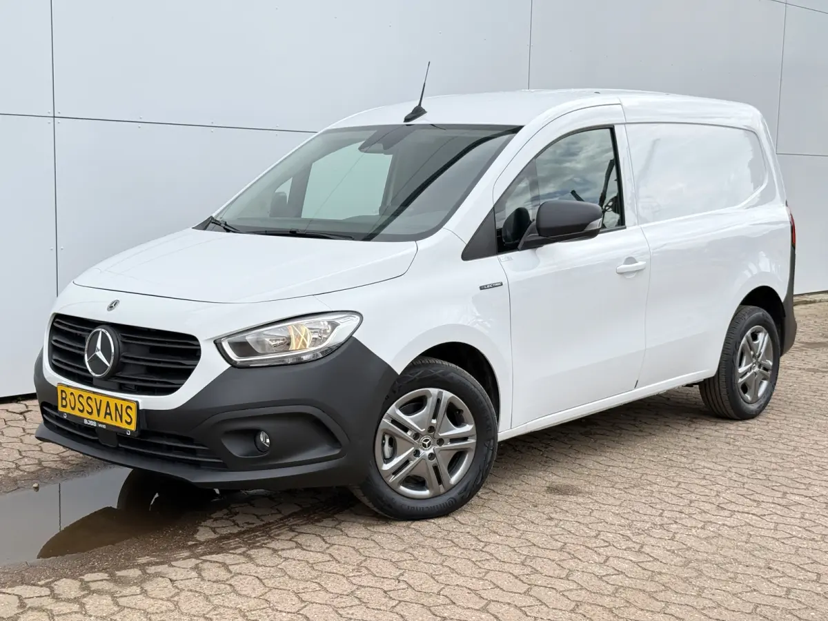 Pro 51kWh 122PK Nieuw! L1 Elektrisch 300km WLTP Trekhaak 75KW Snelladen Climate Control Cruise Control Carplay Camera Parkeersensoren Achter