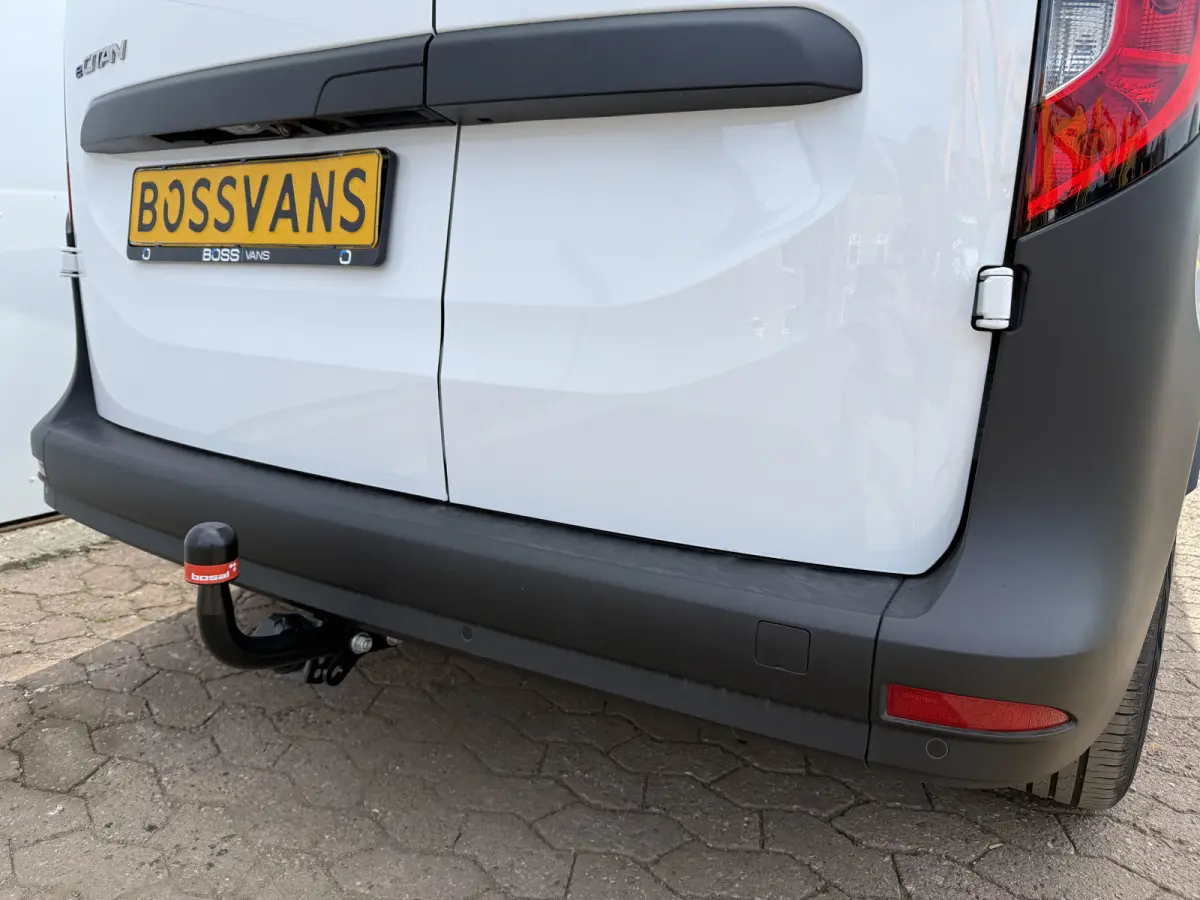 Pro 51kWh 122PK Nieuw! L1 Elektrisch 300km WLTP Trekhaak 75KW Snelladen Climate Control Cruise Control Carplay Camera Parkeersensoren Achter