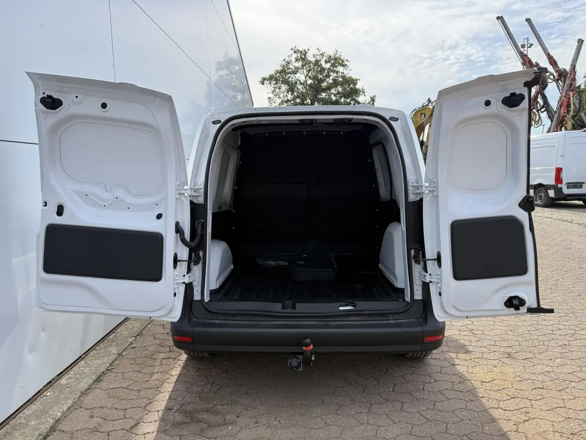Pro 51kWh 122PK Nieuw! L1 Elektrisch 300km WLTP Trekhaak 75KW Snelladen Climate Control Cruise Control Carplay Camera Parkeersensoren Achter