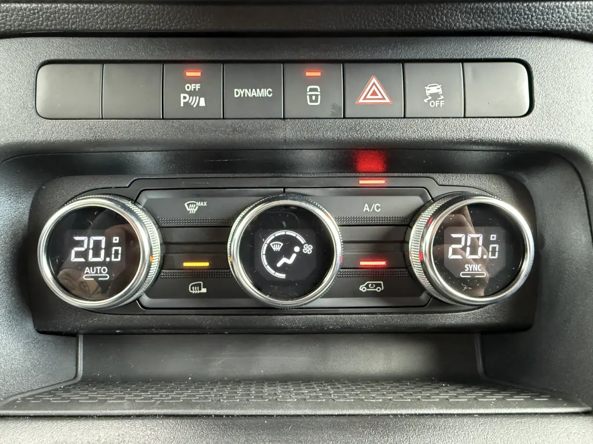 Pro 51kWh 122PK Nieuw! L1 Elektrisch 300km WLTP 75KW Snelladen Climate Control Cruise Control Carplay Camera Parkeersensoren Achter