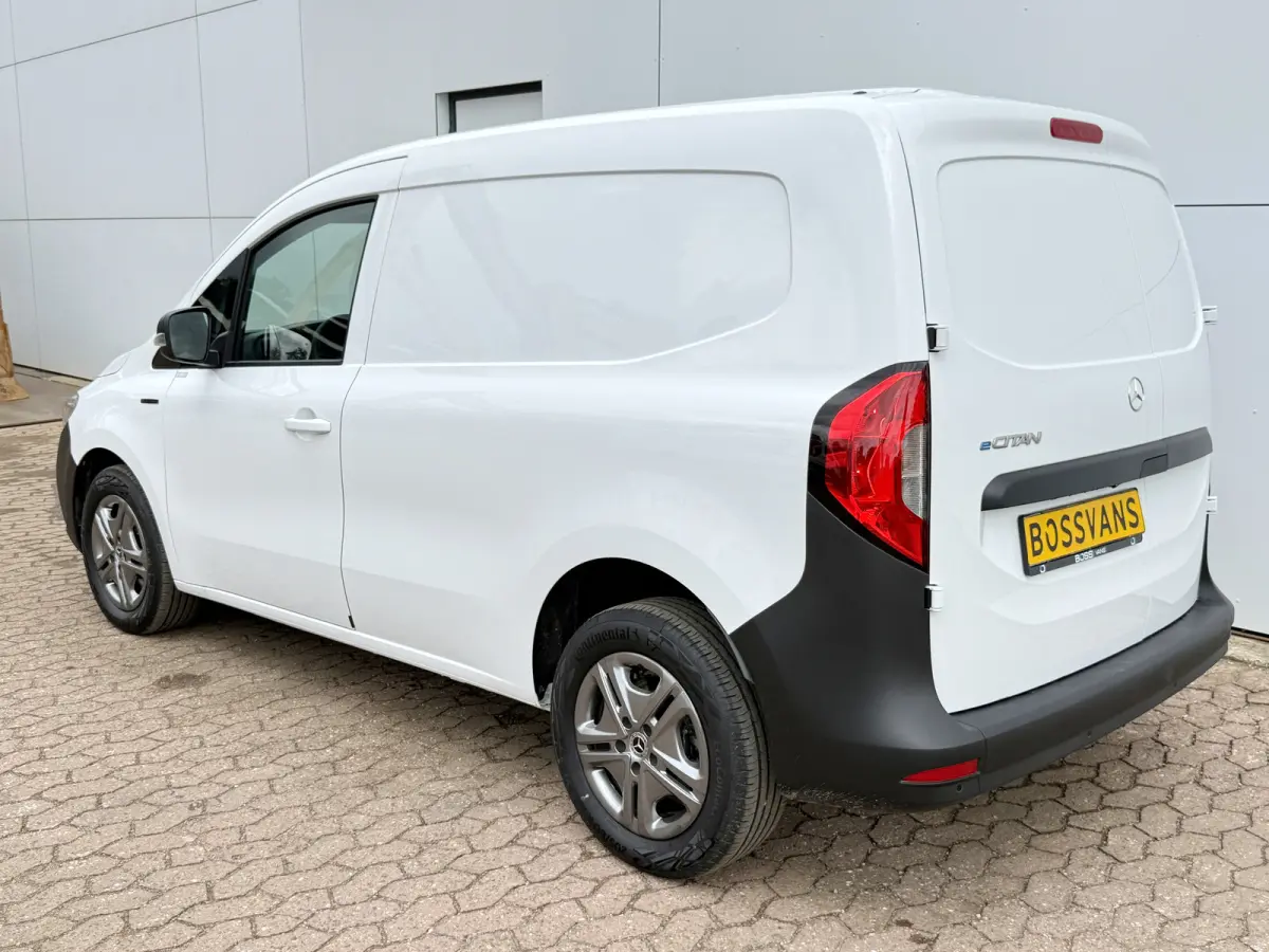 Pro 51kWh 122PK Nieuw! L1 Elektrisch 300km WLTP 75KW Snelladen Climate Control Cruise Control Carplay Camera Parkeersensoren Achter