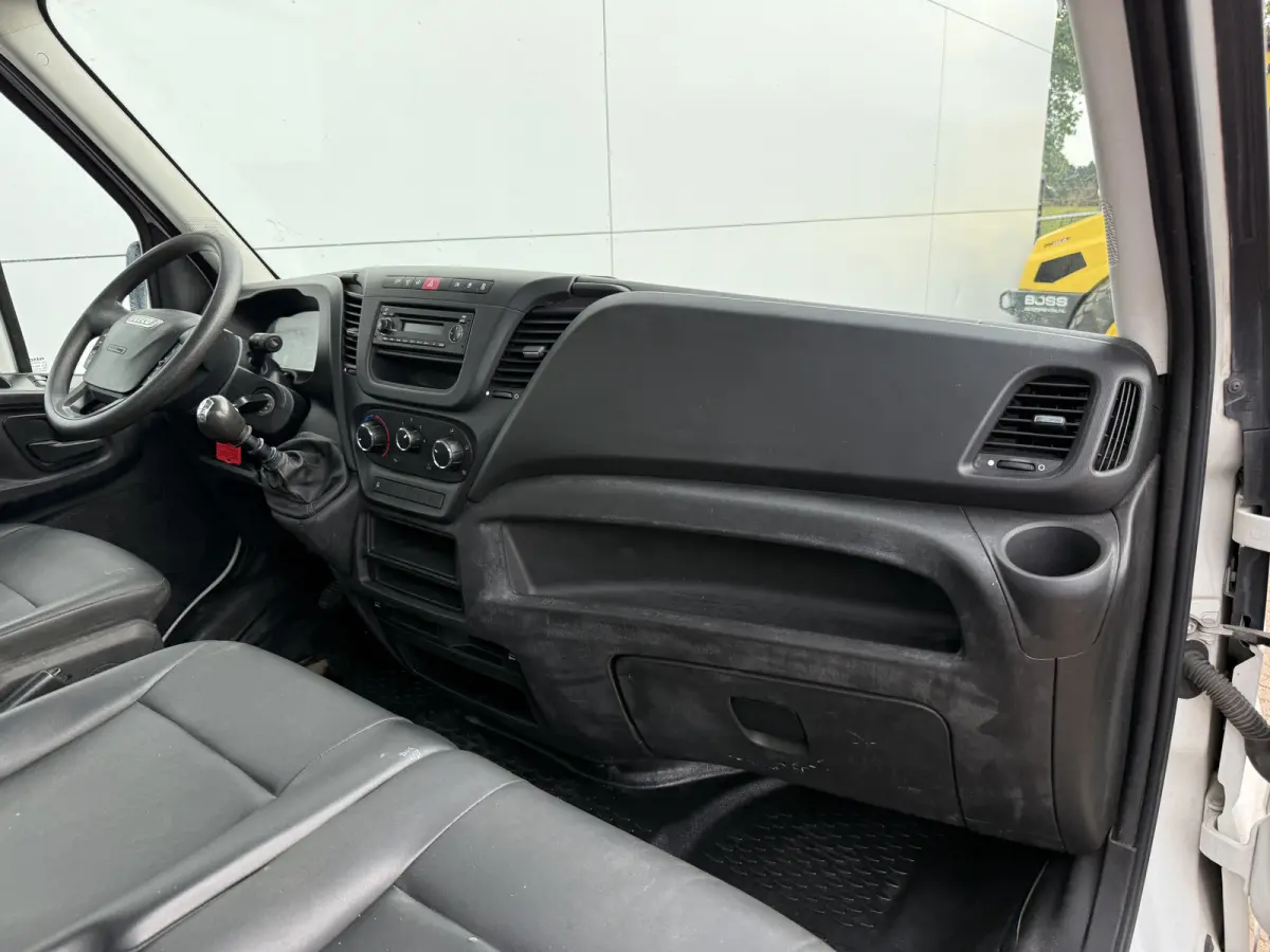 35C12 2.3 Kipper Dubbellucht Airco 3.5t Trekhaak Cruise Control Benne Tipper