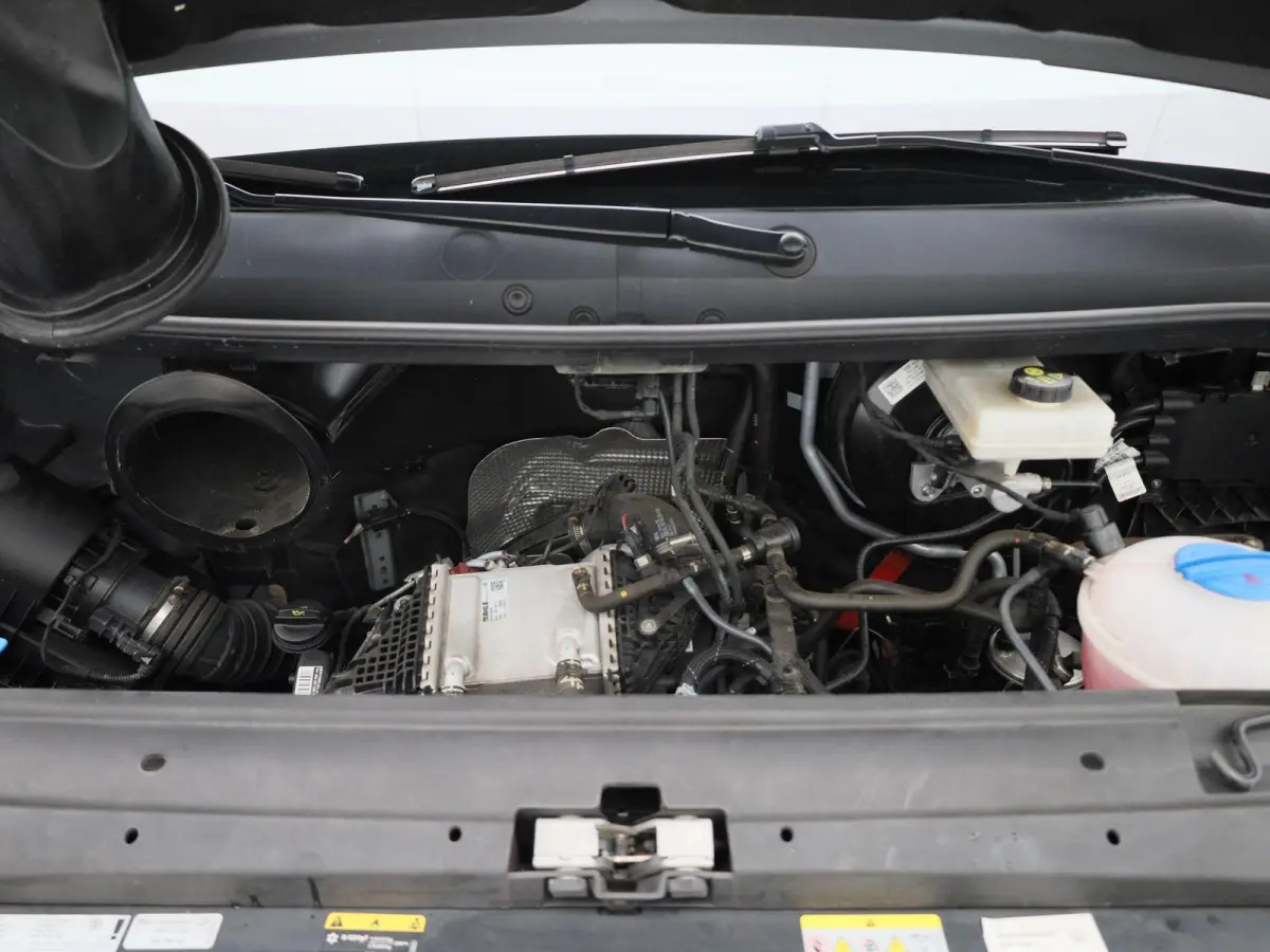 2.0 TDI L3H2 140PK | Airco | Navigatie | Achteruitrijcamera | Parkeersensoren Voor + Achter | Cruise Control | Multifunctioneel Stuurwiel | DAB+ | Appe-Connect | Voorruit Verwarming |