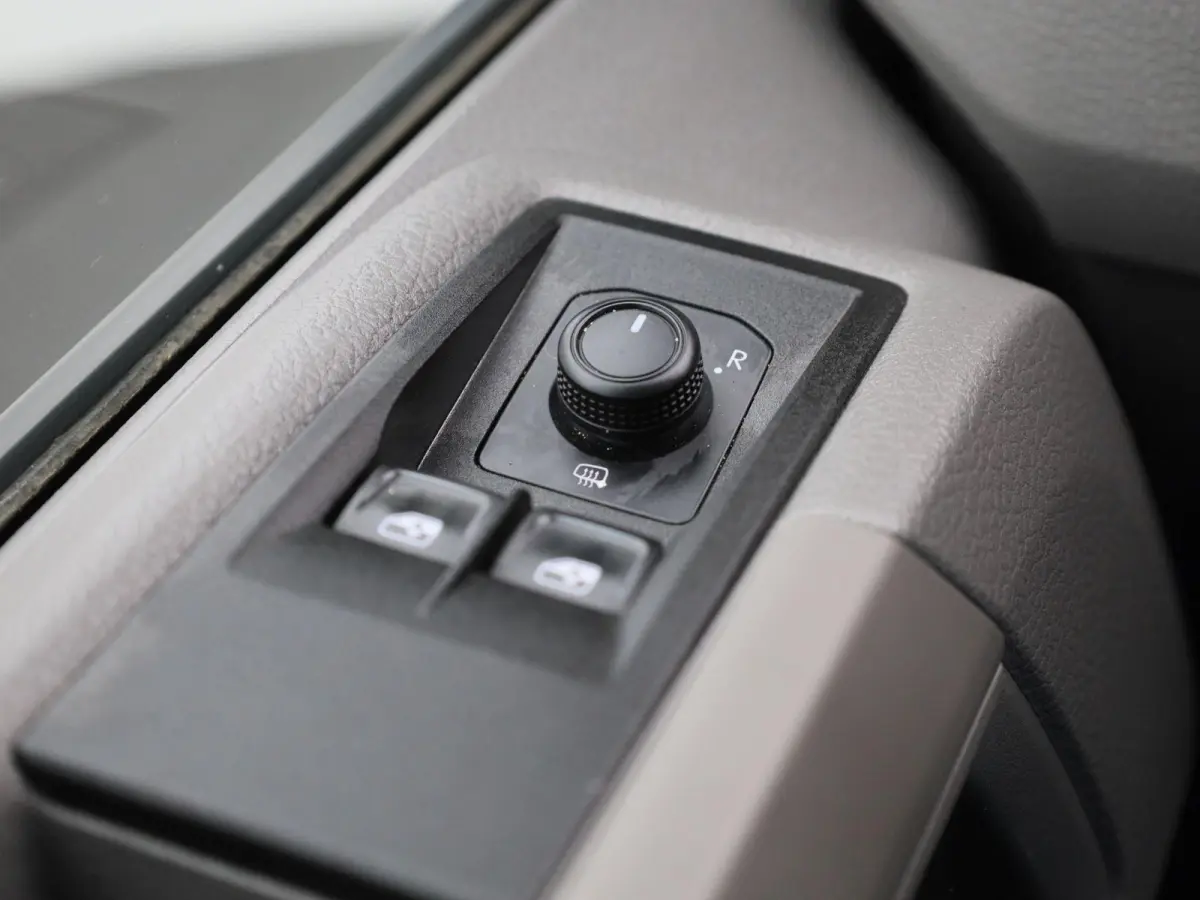 2.0 TDI L3H2 140PK | Airco | Navigatie | Achteruitrijcamera | Parkeersensoren Voor + Achter | Cruise Control | Multifunctioneel Stuurwiel | DAB+ | Appe-Connect | Voorruit Verwarming |
