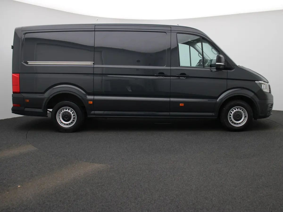 2.0 TDI L3H2 140PK | Airco | Navigatie | Achteruitrijcamera | Parkeersensoren Voor + Achter | Cruise Control | Multifunctioneel Stuurwiel | DAB+ | Appe-Connect | Voorruit Verwarming |