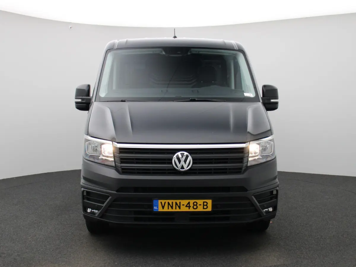 2.0 TDI L3H2 140PK | Airco | Navigatie | Achteruitrijcamera | Parkeersensoren Voor + Achter | Cruise Control | Multifunctioneel Stuurwiel | DAB+ | Appe-Connect | Voorruit Verwarming |