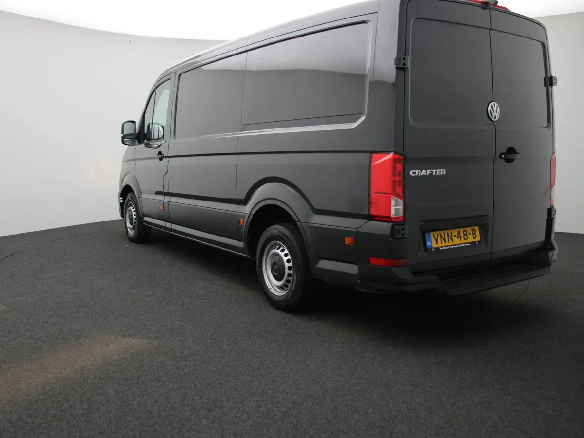 2.0 TDI L3H2 140PK | Airco | Navigatie | Achteruitrijcamera | Parkeersensoren Voor + Achter | Cruise Control | Multifunctioneel Stuurwiel | DAB+ | Appe-Connect | Voorruit Verwarming |