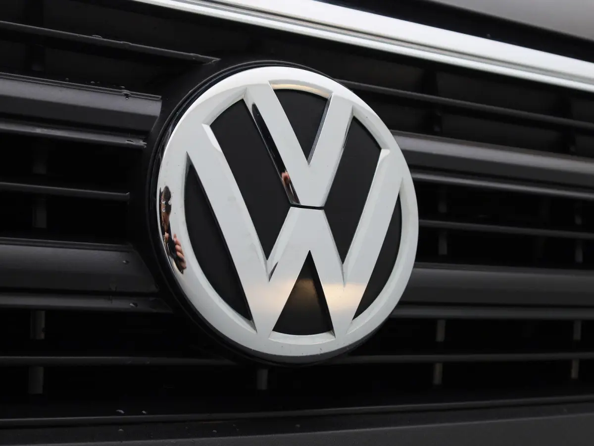 2.0 TDI L3H2 140PK | Airco | Navigatie | Achteruitrijcamera | Parkeersensoren Voor + Achter | Cruise Control | Multifunctioneel Stuurwiel | DAB+ | Appe-Connect | Voorruit Verwarming |
