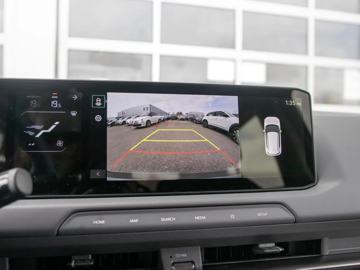 Air 42.2 kWh | Actieprijs * | Clima | Adapt. cruise | Navi | Dakrails | 16" | Stoel&Stuur Verwarming | Apple Carplay