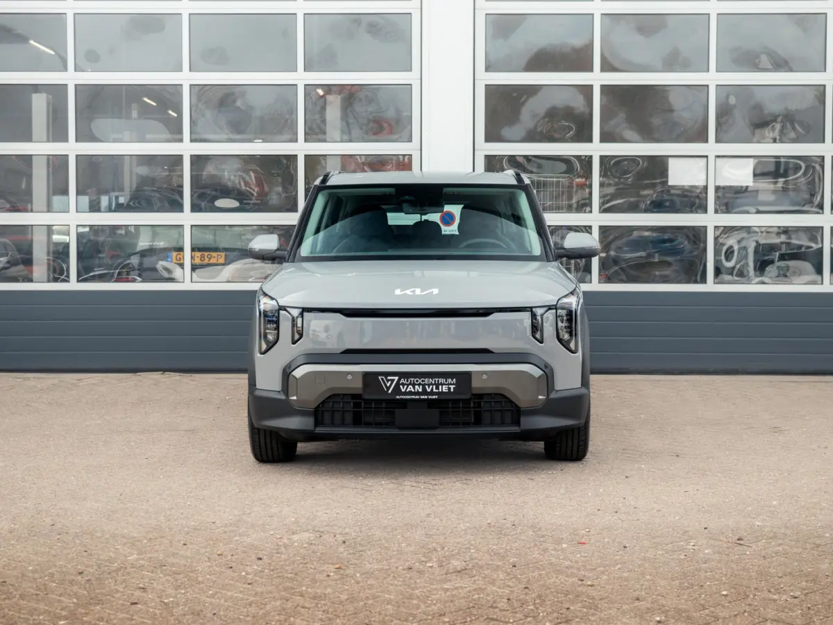 Air 42.2 kWh | Actieprijs * | Clima | Adapt. cruise | Navi | Dakrails | 16" | Stoel&Stuur Verwarming | Apple Carplay