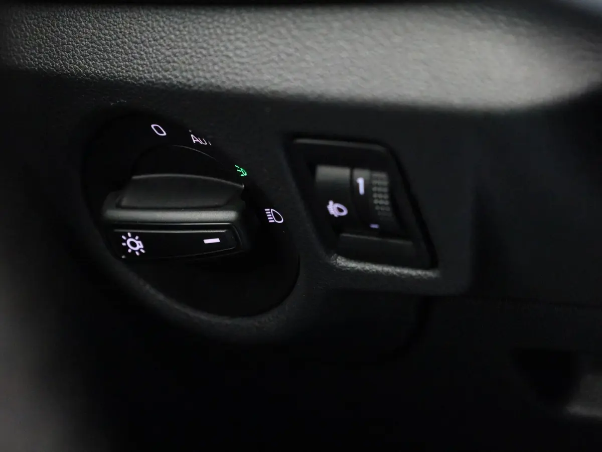 1.0 TSI Ambition | AIRCO | APPLE CARPLAY | ANDROID AUTO | CRUISE CONTROL | TREKHAAK |