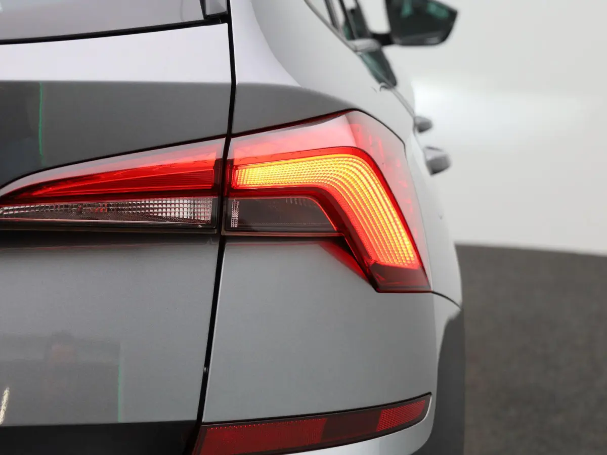 1.0 TSI Ambition | AIRCO | APPLE CARPLAY | ANDROID AUTO | CRUISE CONTROL | TREKHAAK |