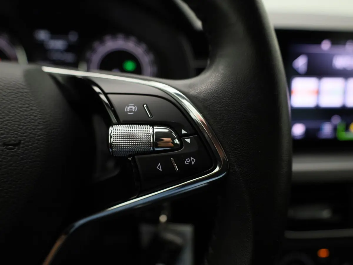 1.0 TSI Ambition | AIRCO | APPLE CARPLAY | ANDROID AUTO | CRUISE CONTROL | TREKHAAK |