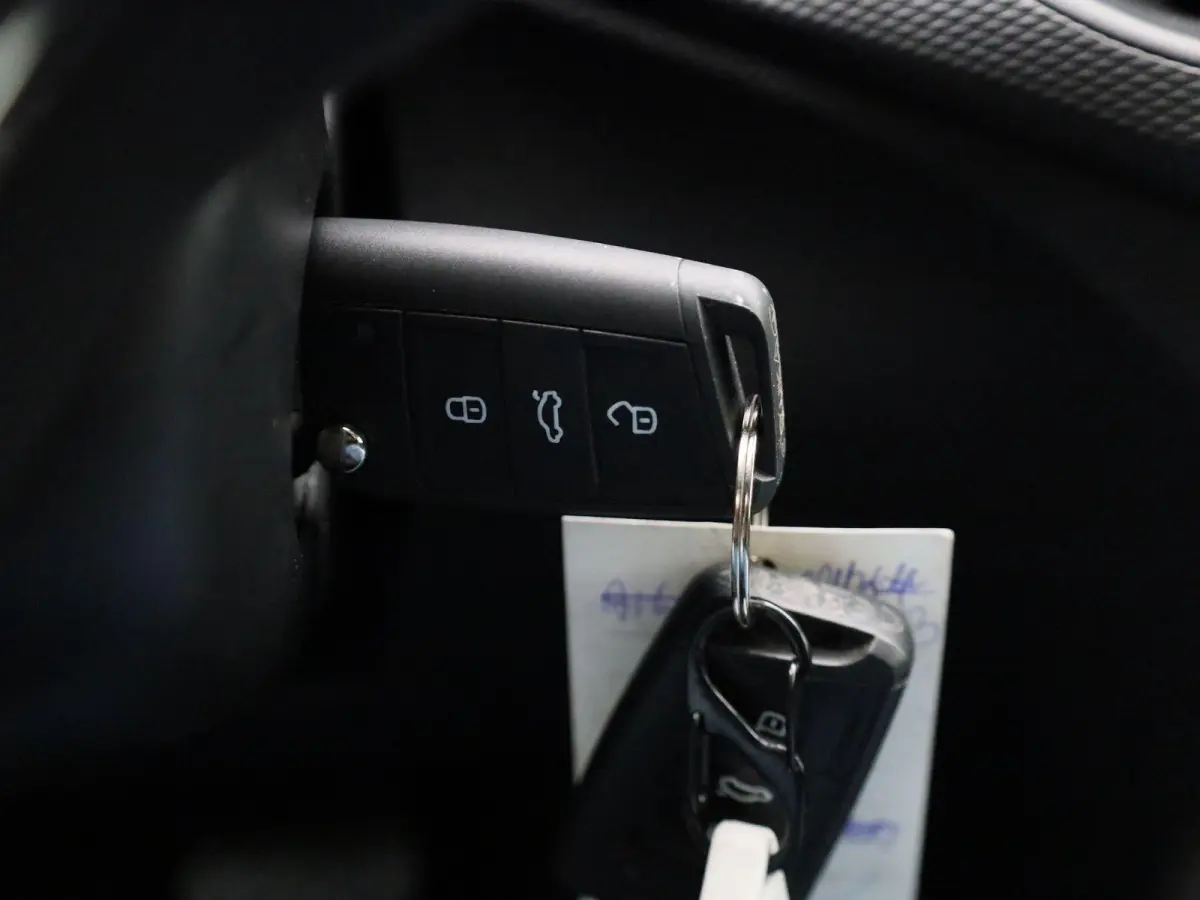 1.0 TSI Ambition | AIRCO | APPLE CARPLAY | ANDROID AUTO | CRUISE CONTROL | TREKHAAK |