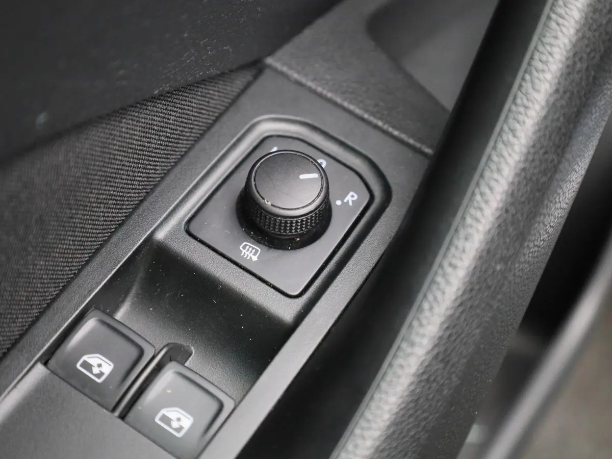 1.0 TSI Ambition | AIRCO | APPLE CARPLAY | ANDROID AUTO | CRUISE CONTROL | TREKHAAK |