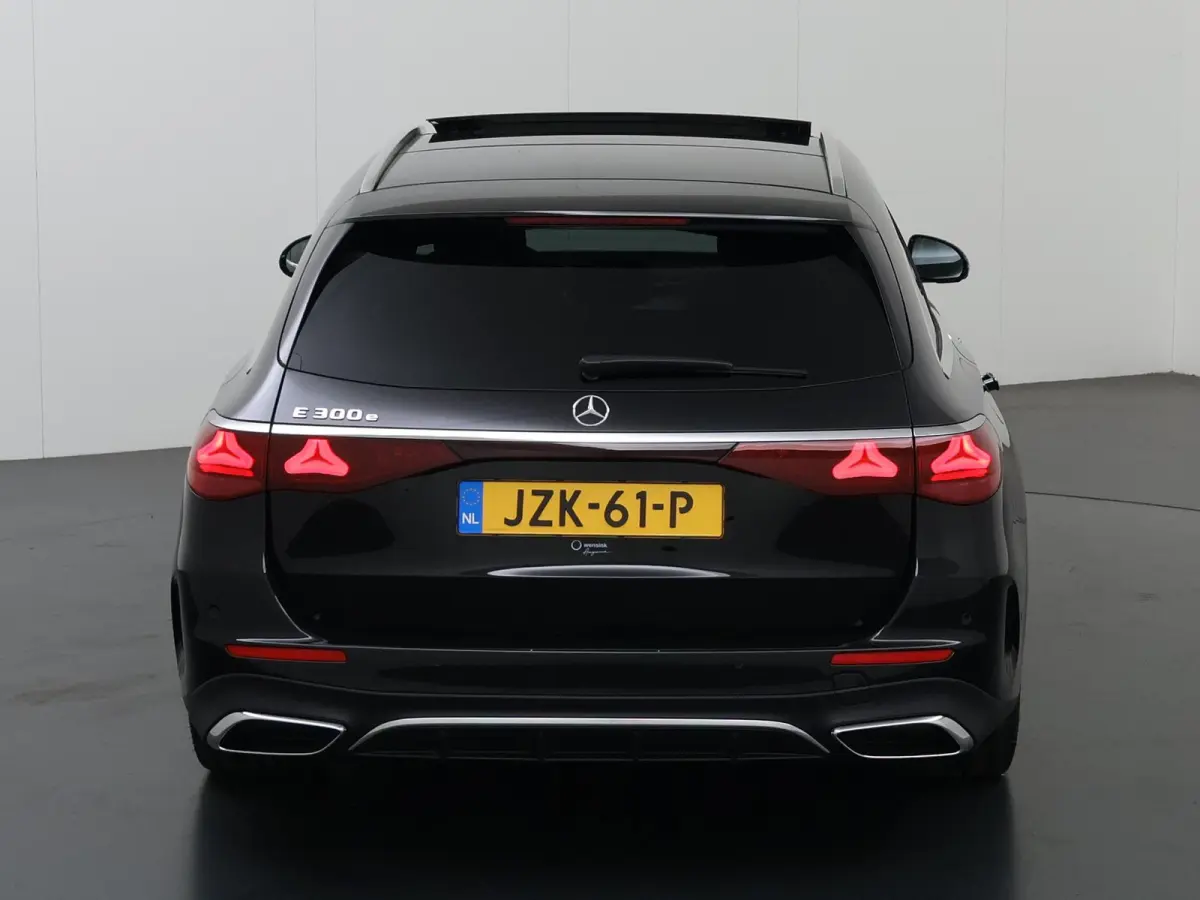 300e Sport Edition | Panoramaschuifdak | Trekhaak | Premium Pakket | 360°-camera | MBUX Superscreen | Burmester |