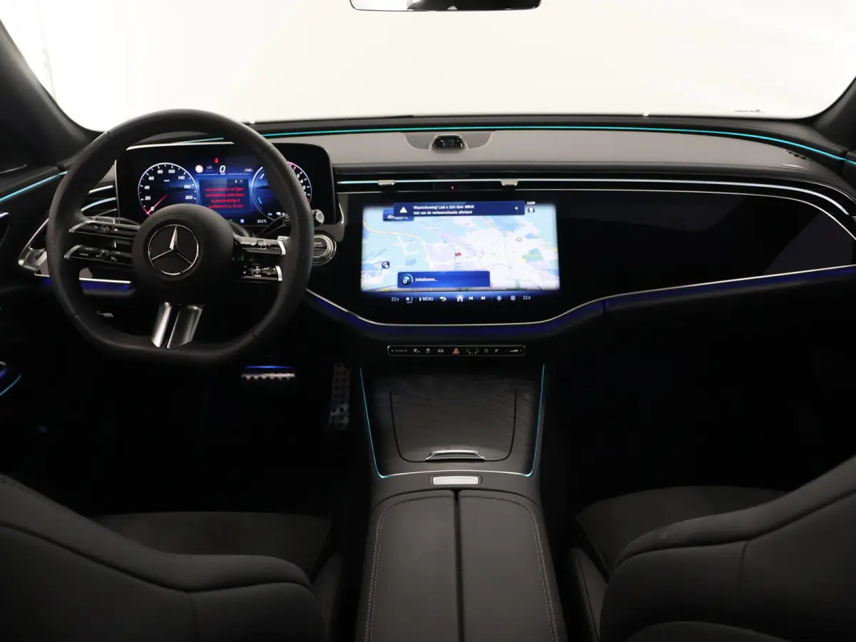 300e Sport Edition | Panoramaschuifdak | Trekhaak | Premium Pakket | 360°-camera | MBUX Superscreen | Burmester |