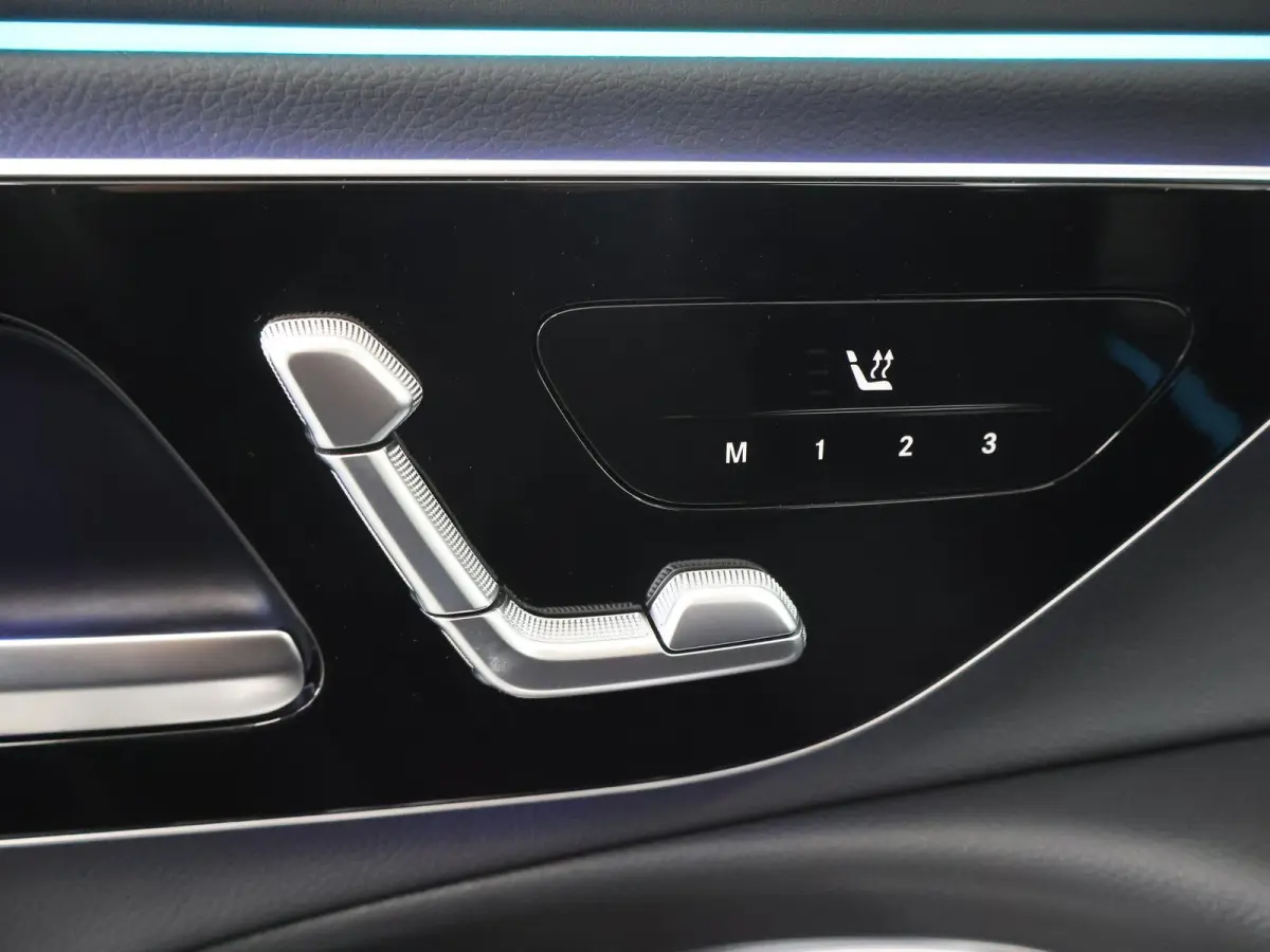 300e Sport Edition | Panoramaschuifdak | Trekhaak | Premium Pakket | 360°-camera | MBUX Superscreen | Burmester |