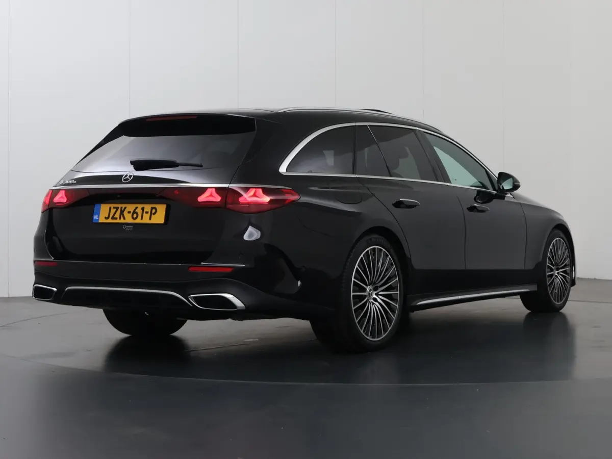300e Sport Edition | Panoramaschuifdak | Trekhaak | Premium Pakket | 360°-camera | MBUX Superscreen | Burmester |