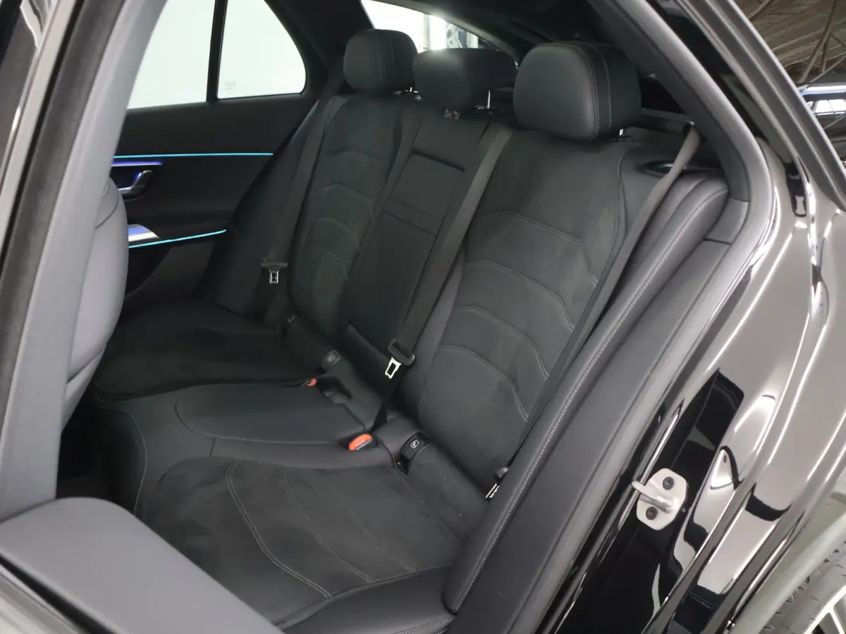 300e Sport Edition | Panoramaschuifdak | Trekhaak | Premium Pakket | 360°-camera | MBUX Superscreen | Burmester |
