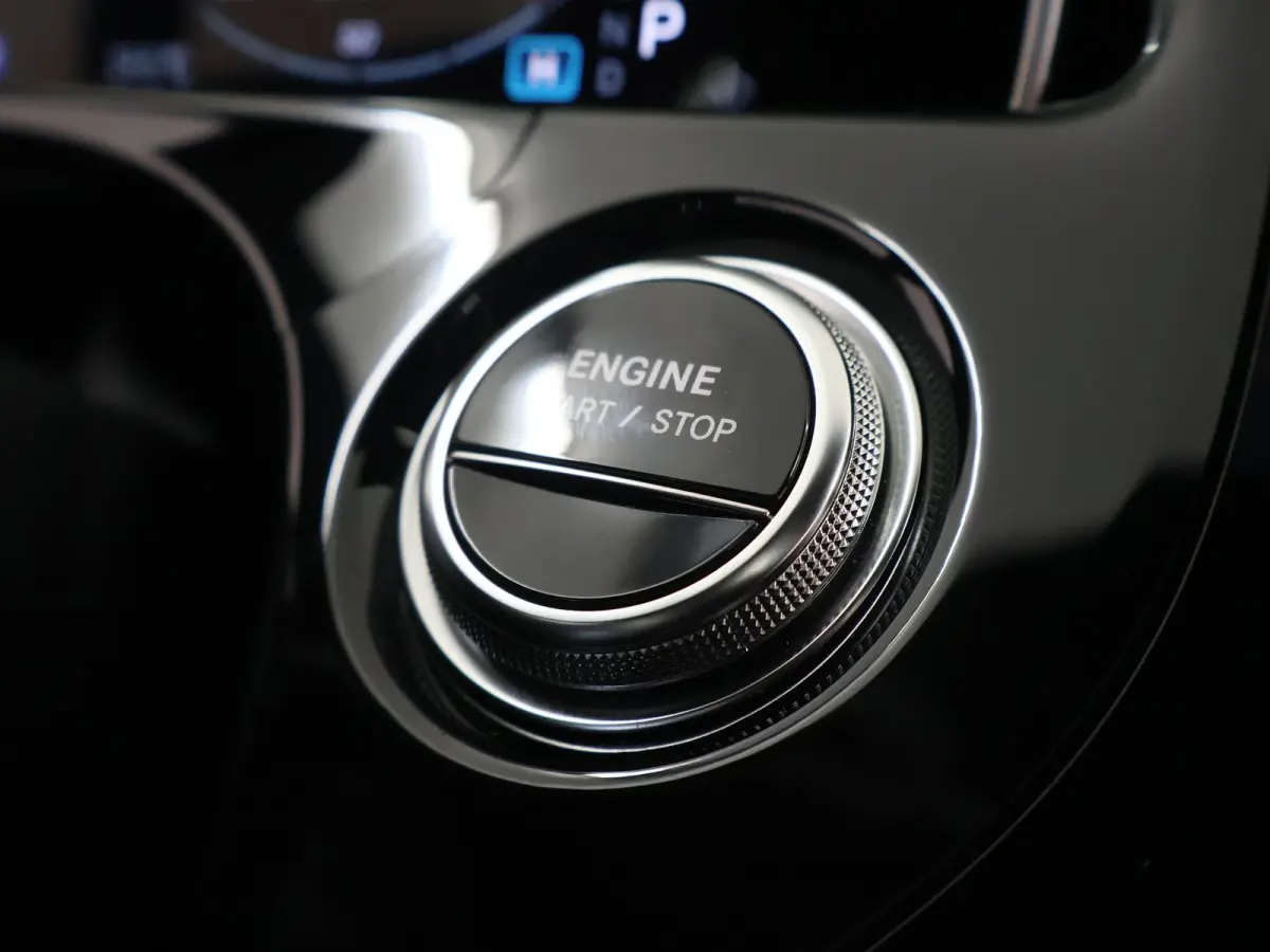 300e Sport Edition | Panoramaschuifdak | Trekhaak | Premium Pakket | 360°-camera | MBUX Superscreen | Burmester |
